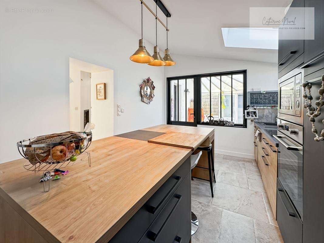 Maison ,   6 chambres , 260 m² .Terrain 2 700 m² .Guérande - photo 4