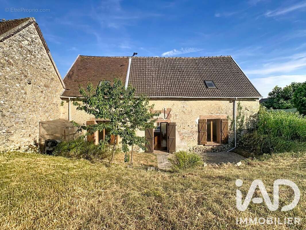 Maison 253 m² à Broyes  - photo 2