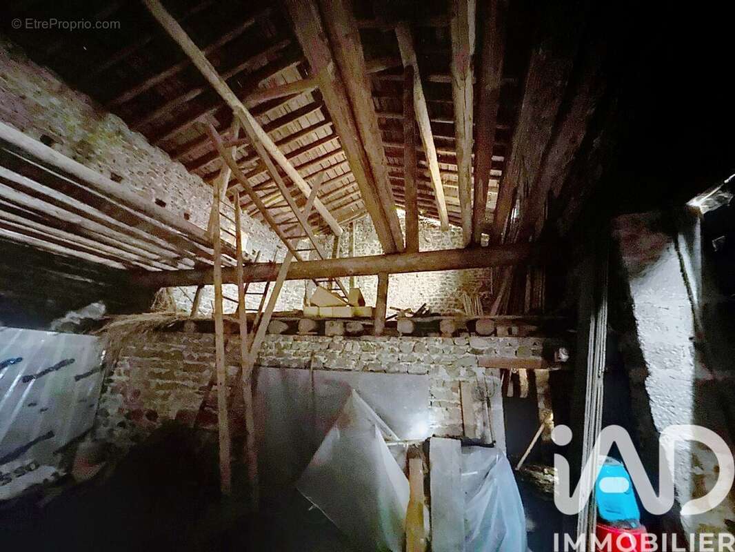 Photo 8 - Maison à SAINT-AMANT-ROCHE-SAVINE