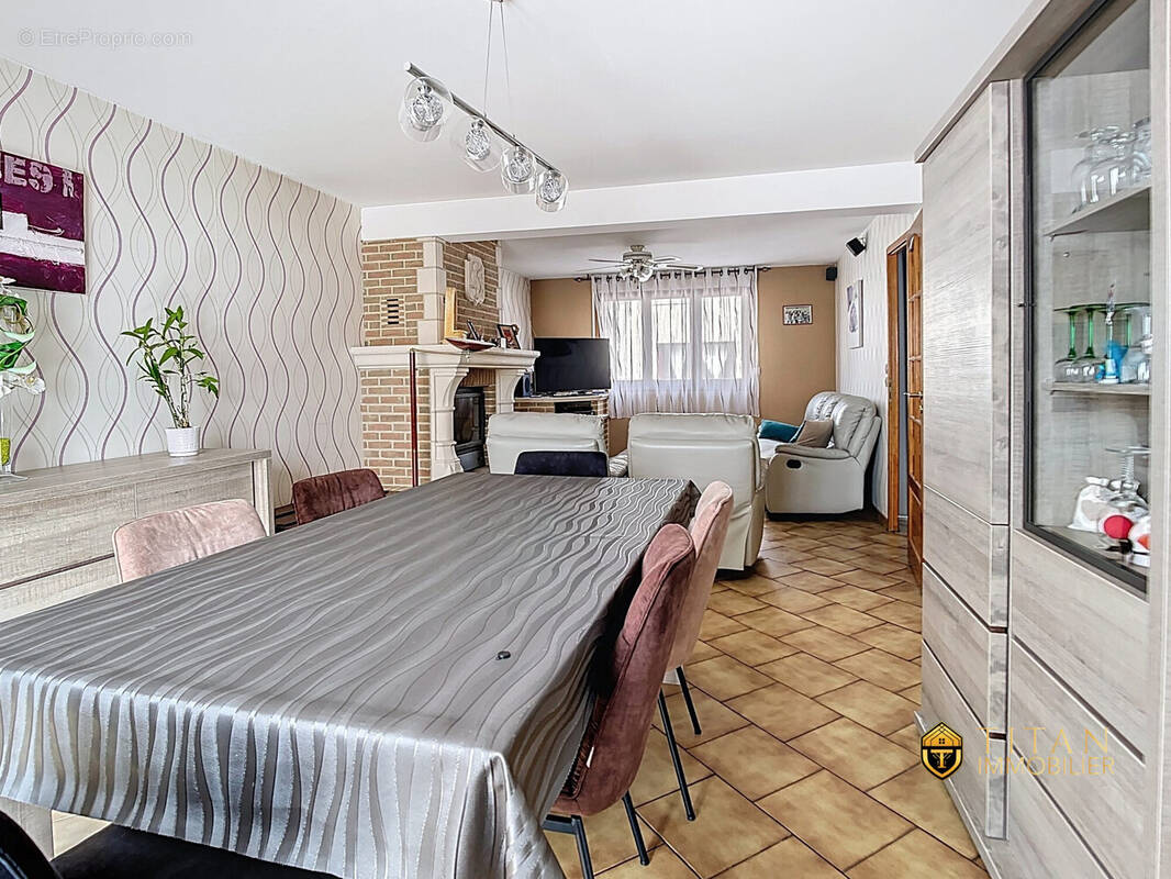 NOUVEAUTÉ  Maison 99 m²  3 chambres  Garage  Coudekerque-Branche - Quartier Sainte Germaine - Maison à COUDEKERQUE-BRANCHE