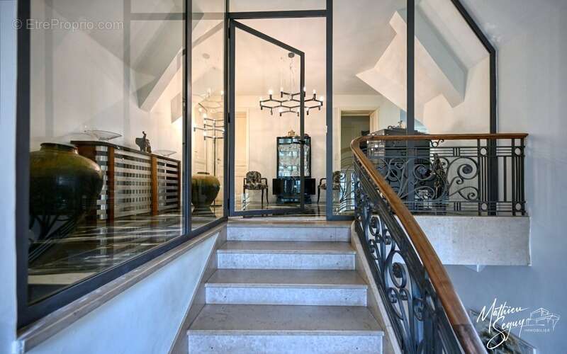 Maison à CHAZELLES-SUR-LYON