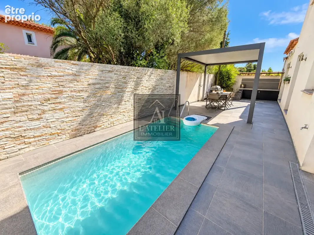 Maison contemporaine de 140 m2 de type 5 avec piscine sur une parcelle de 316 m2 - photo 10