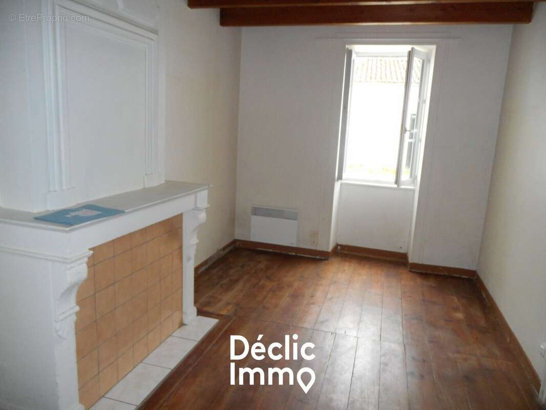 Maison à SAINTE-GEMME