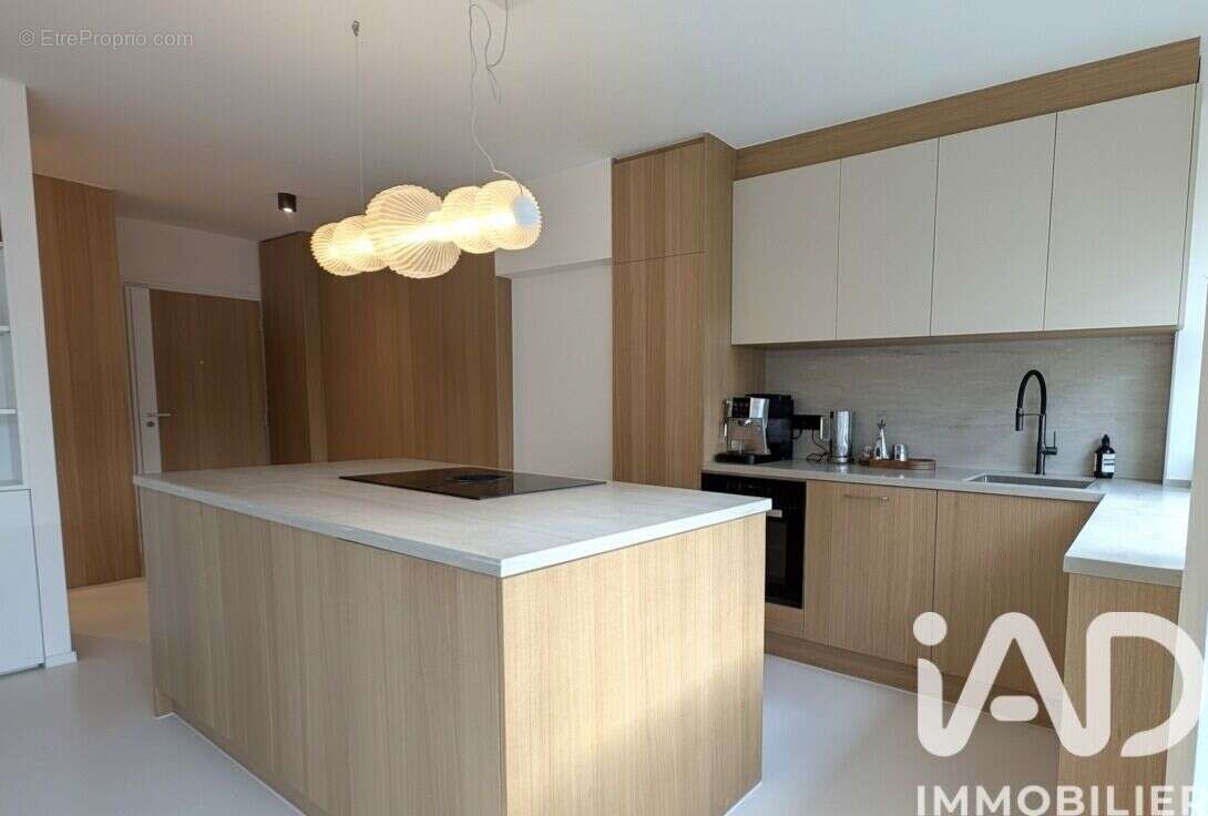 Photo 3 - Appartement à COURBEVOIE