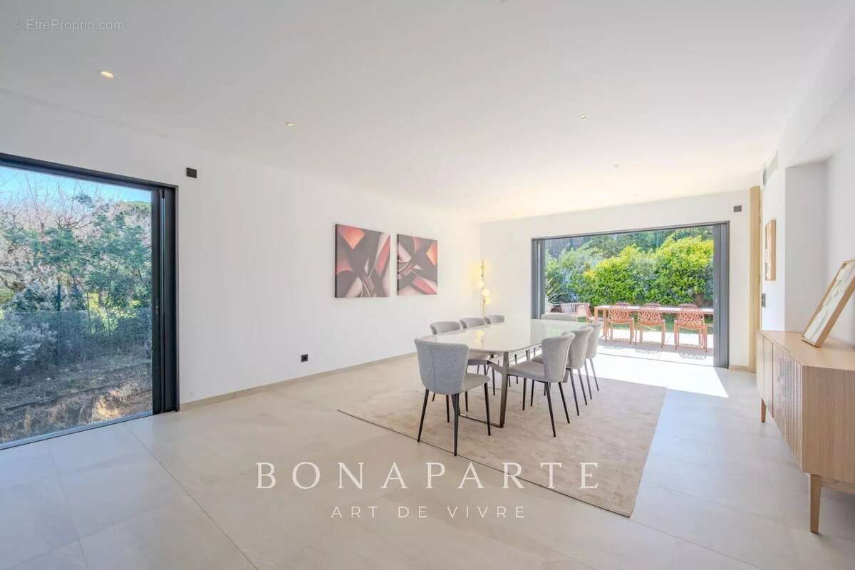 GASSIN - SAINT-TROPEZ Exclusivité : Magnifique villa-appartement en duplex avec très belle vue merUSIVITE : Magnifique "villa ap - photo 28