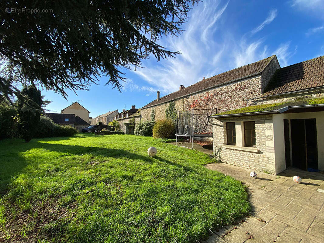 Maison à AUTOUILLET
