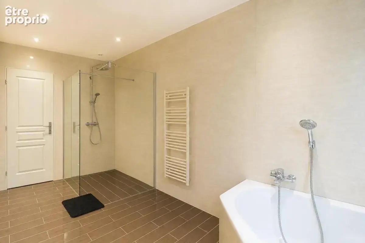 Maison 7 pièces de 197 m2 avec jardin en vente à Courtry - Idéal pour familles - photo 8