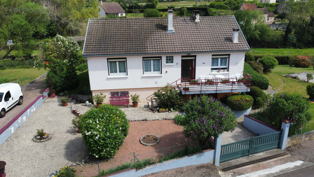Maison à ARNAY-LE-DUC