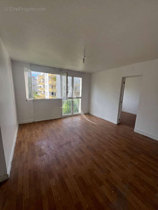 Appartement Aubervilliers 4 pièce(s) 61 m2 - photo 7