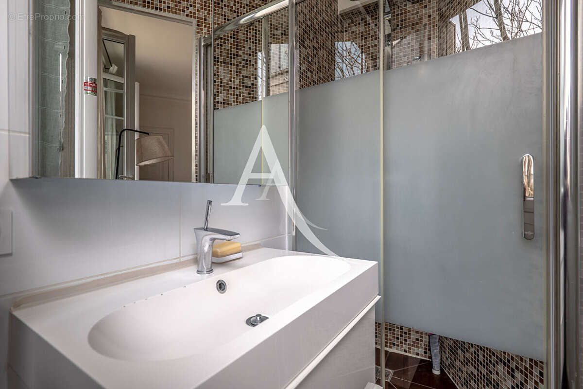 Appartement à PARIS-11E