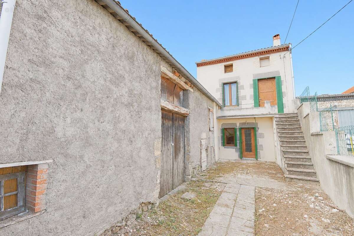 Maison à YSSAC-LA-TOURETTE