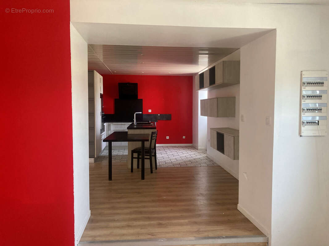Axe Carcassonne Limoux, dans village, maison avec jardin, 4 chambres,  garage, et piscine intérieure. - photo 15