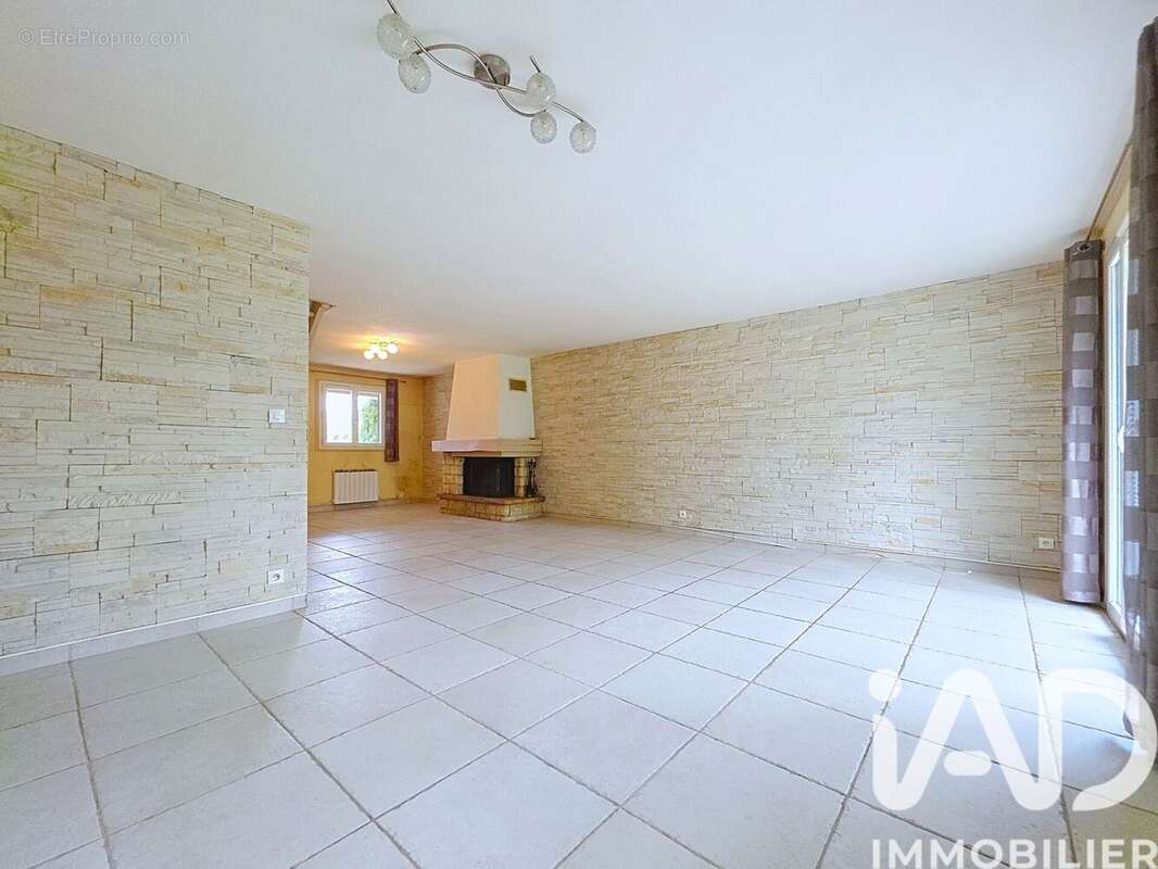 Photo 3 - Maison à OZOIR-LA-FERRIERE