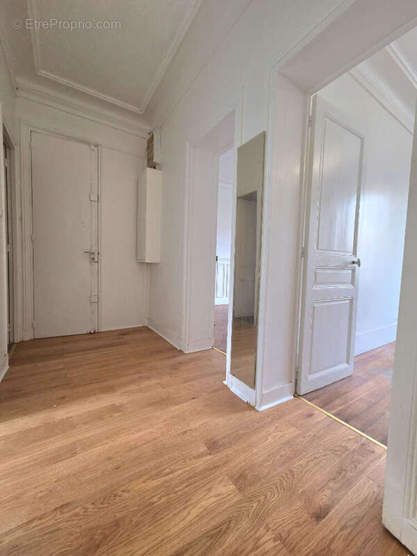 Appartement à LA GARENNE-COLOMBES