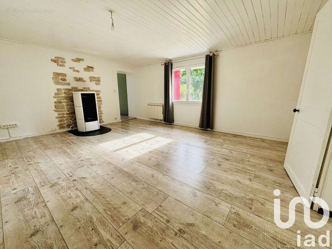 Photo 8 - Maison à CHAMPAGNE-LES-MARAIS