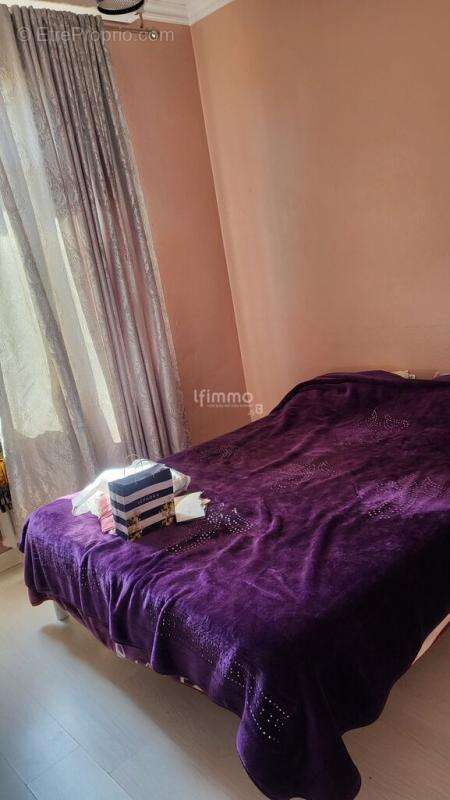 Appartement à MARSEILLE-5E