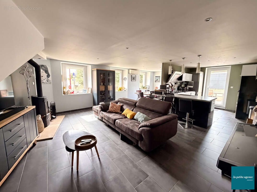Maison 120 m² à Cresserons  - photo 6