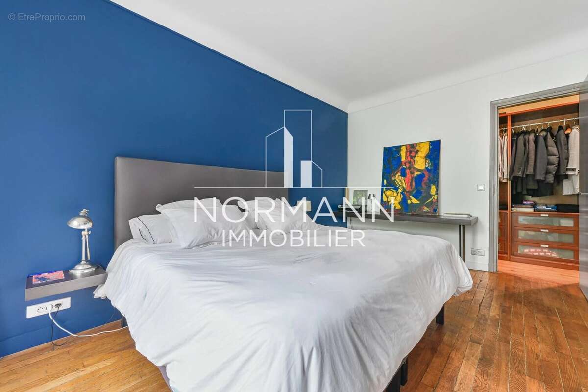 Appartement à PARIS-17E