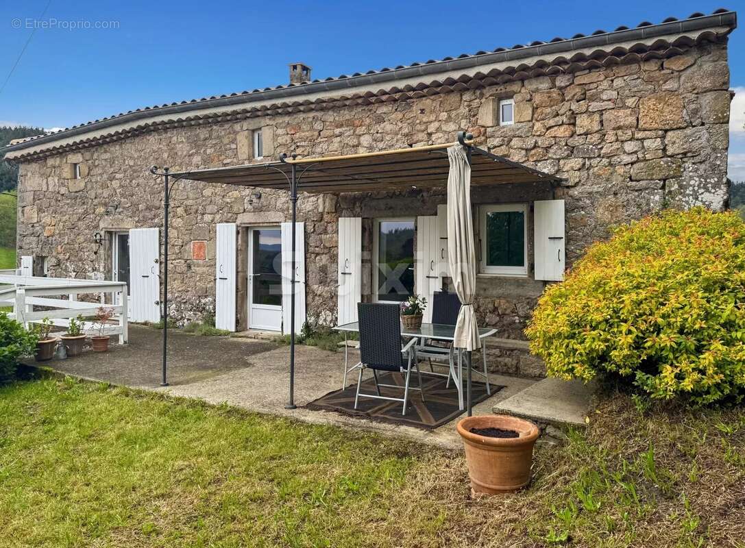 Maison à SAINT-APOLLINAIRE-DE-RIAS