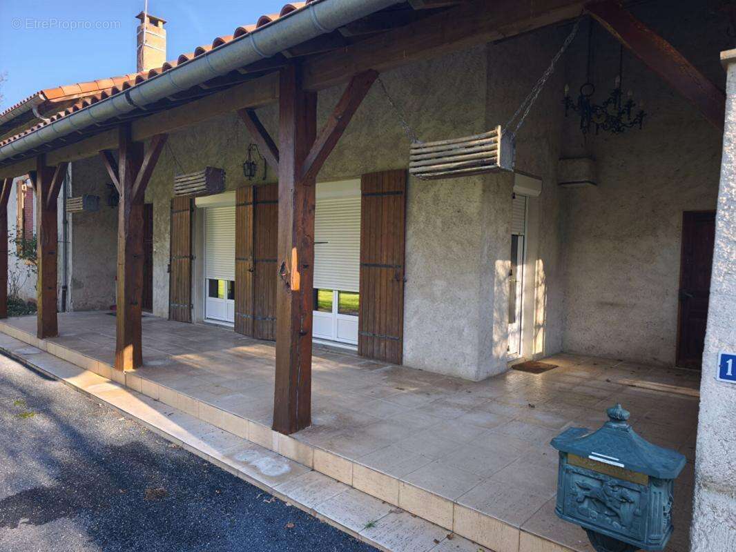 Maison à LABRUGUIERE