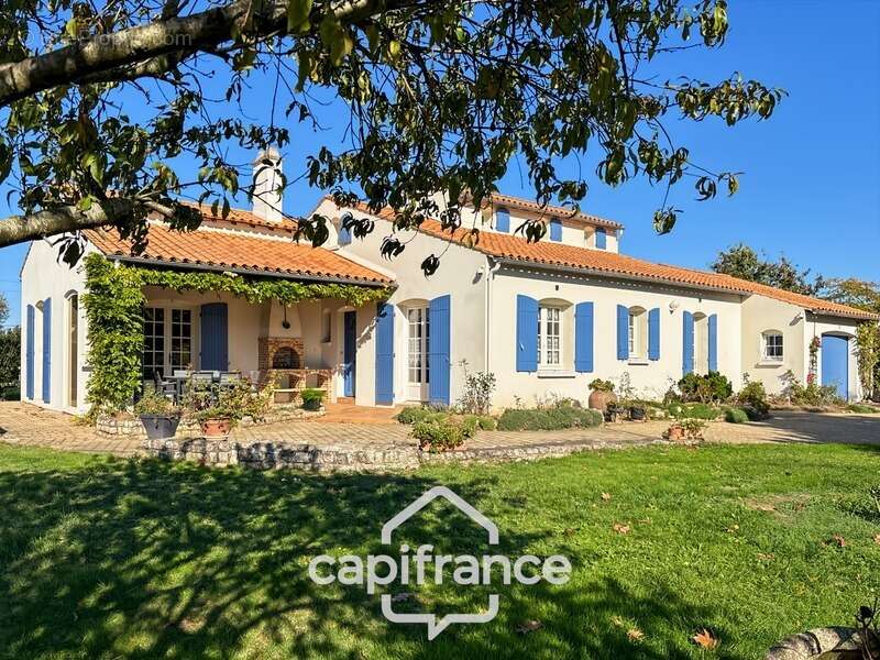 Maison à FONTAINES