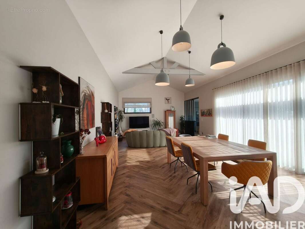 Photo 3 - Maison à MONTAIGU