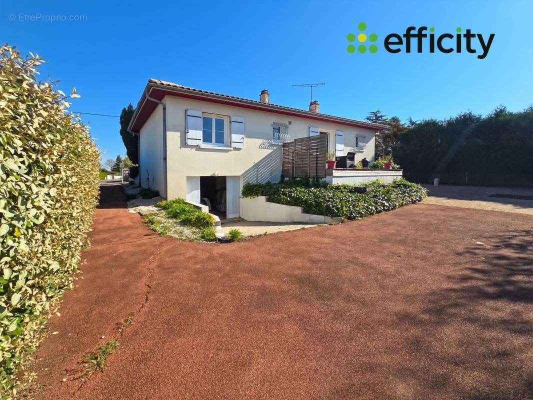 Maison à SAINT-YRIEIX-SUR-CHARENTE