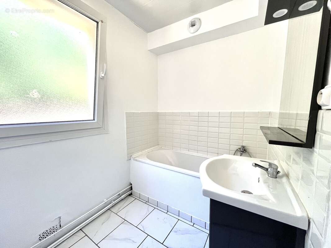 Appartement 620 m² à Charleville-Mezieres  - photo 111