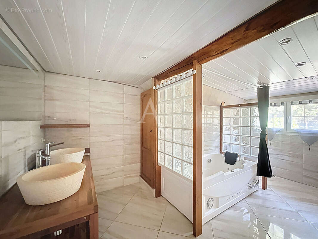 Saint Cyr sur Morin - Maison 3/4 chambres - garage et jardin de 449 m2 - photo 13