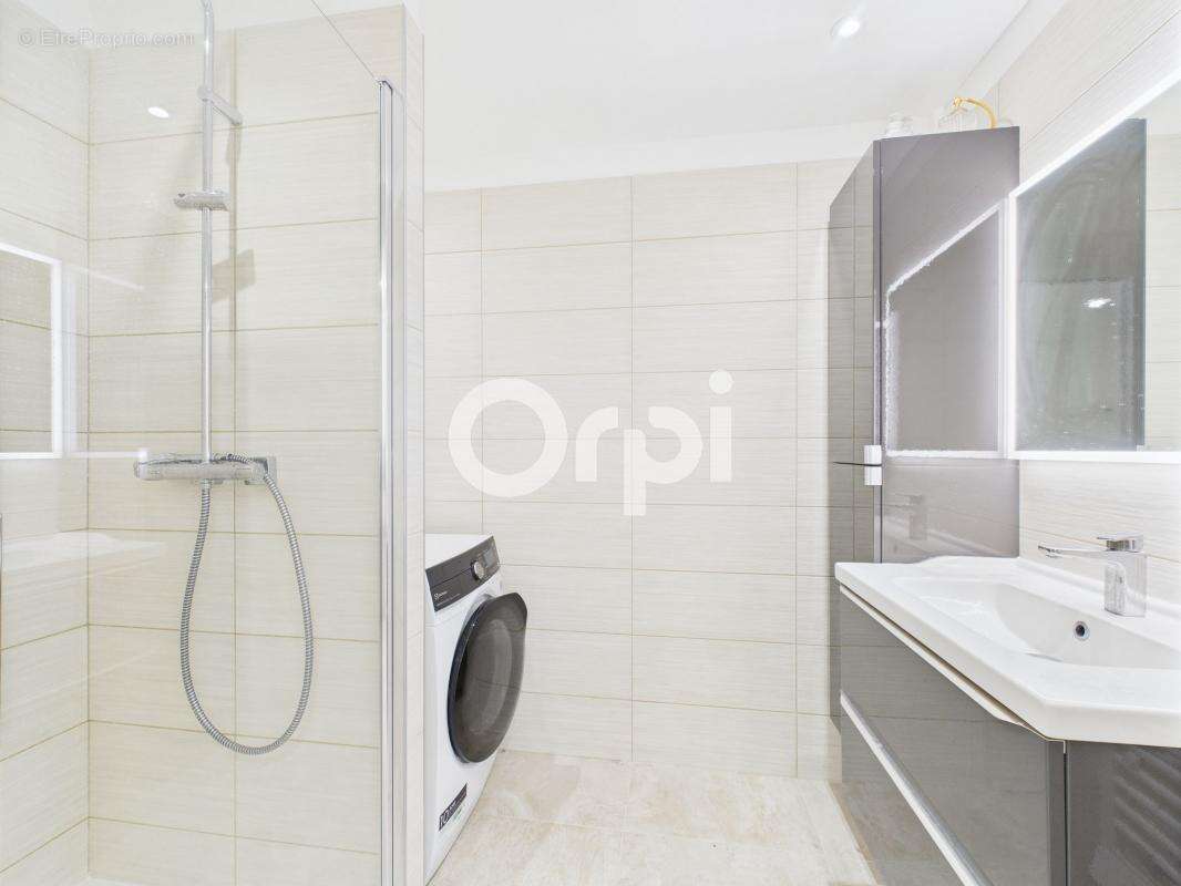 Appartement à MANDELIEU-LA-NAPOULE