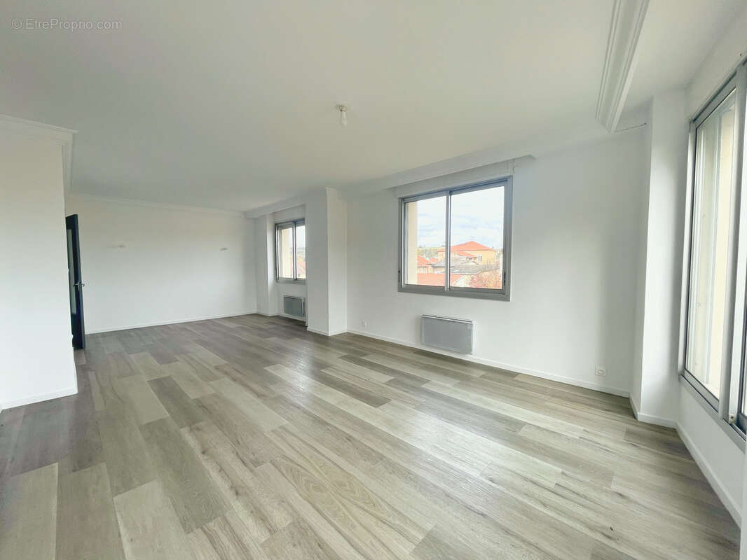 Appartement à SAINT-SYMPHORIEN-D'OZON