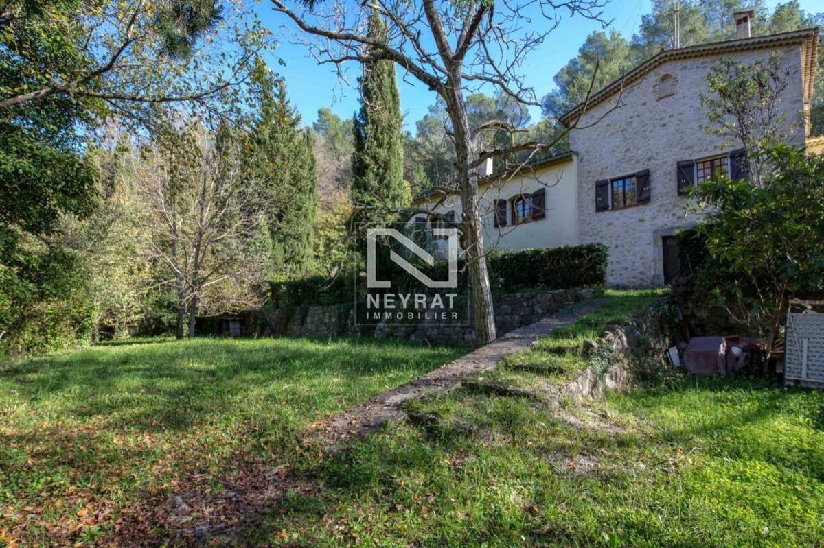 Maison à TOURRETTES