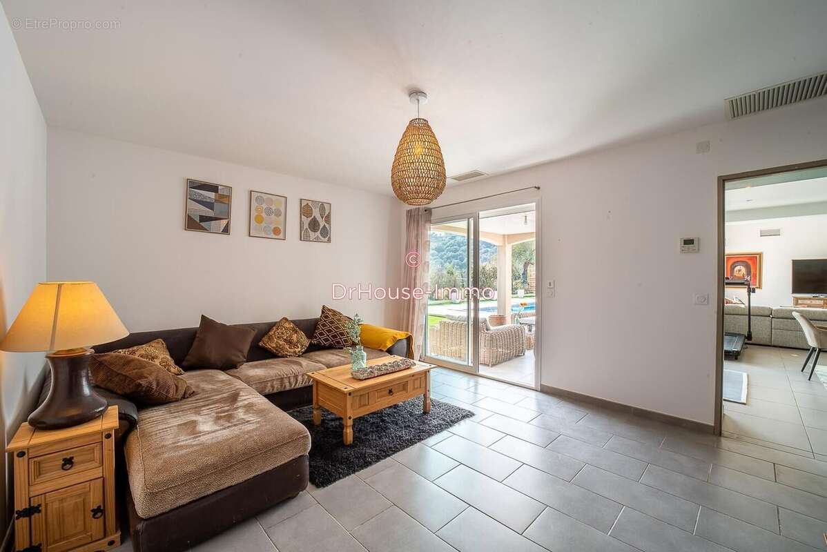 Maison 250 m² à Vives  - photo 15