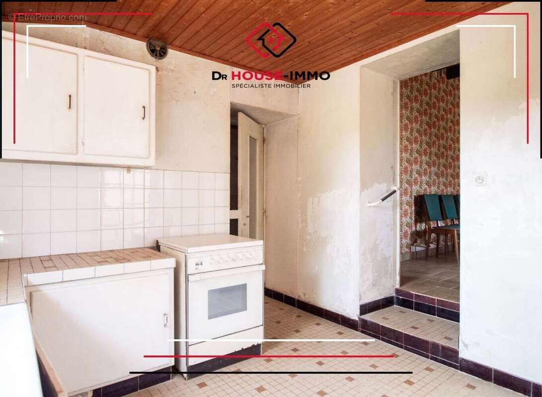 Maison 207 m² à Le Langon  - photo 4