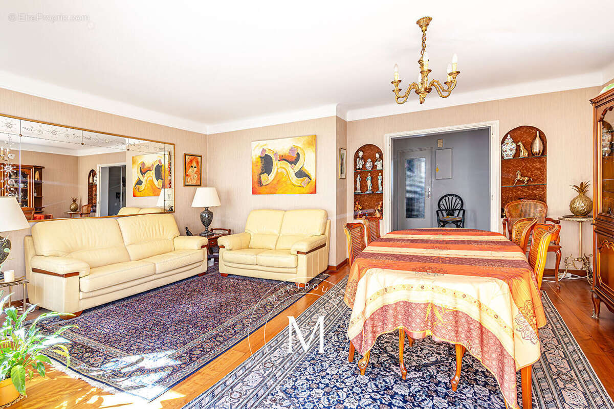 Appartement à MONTROUGE