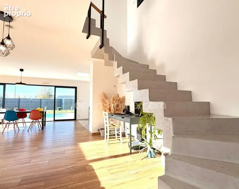 Maison contemporaine avec piscine - Calme, volumes et prestations - photo 13