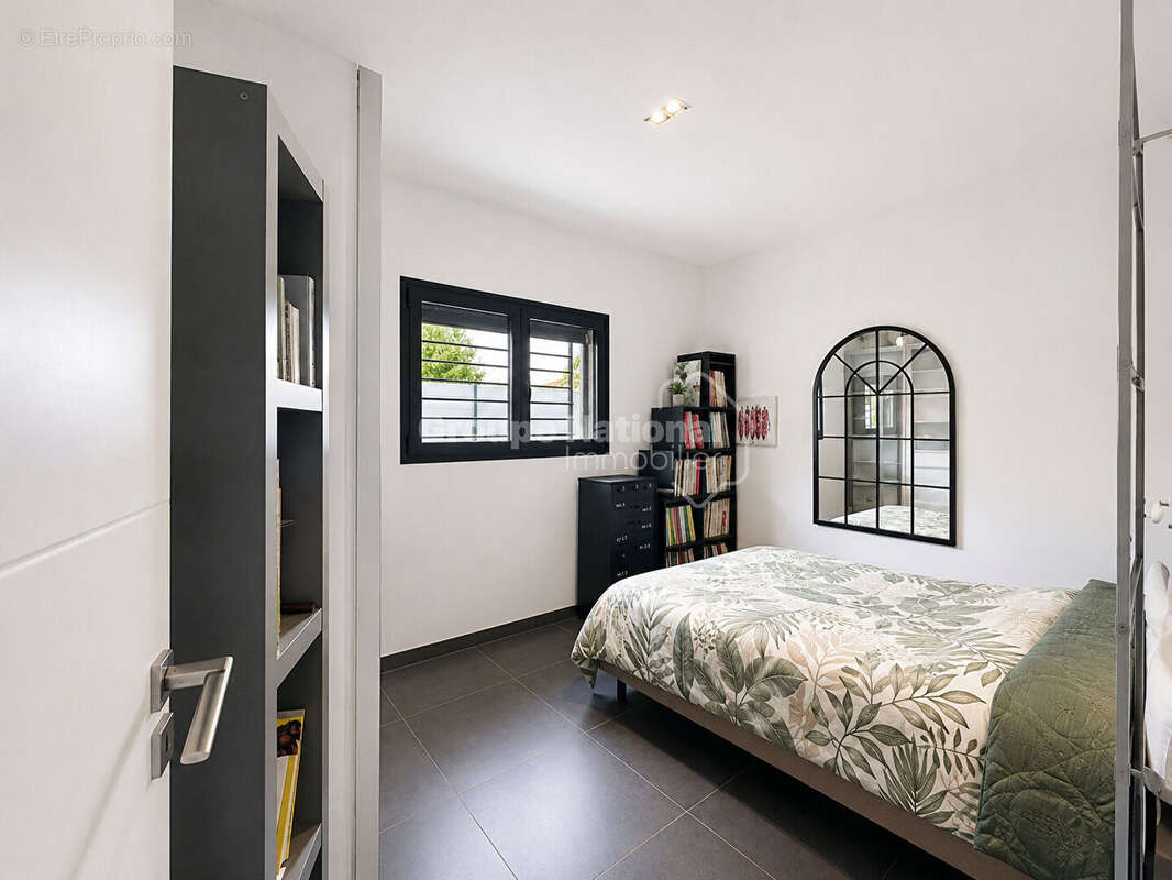 Villa contemporaine de 168 m²  3 chambres  60 m² d'espace de viePrestations haut de gamme  Piscine - photo 12