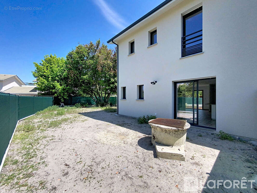 Maison à MARTIGNAS-SUR-JALLE