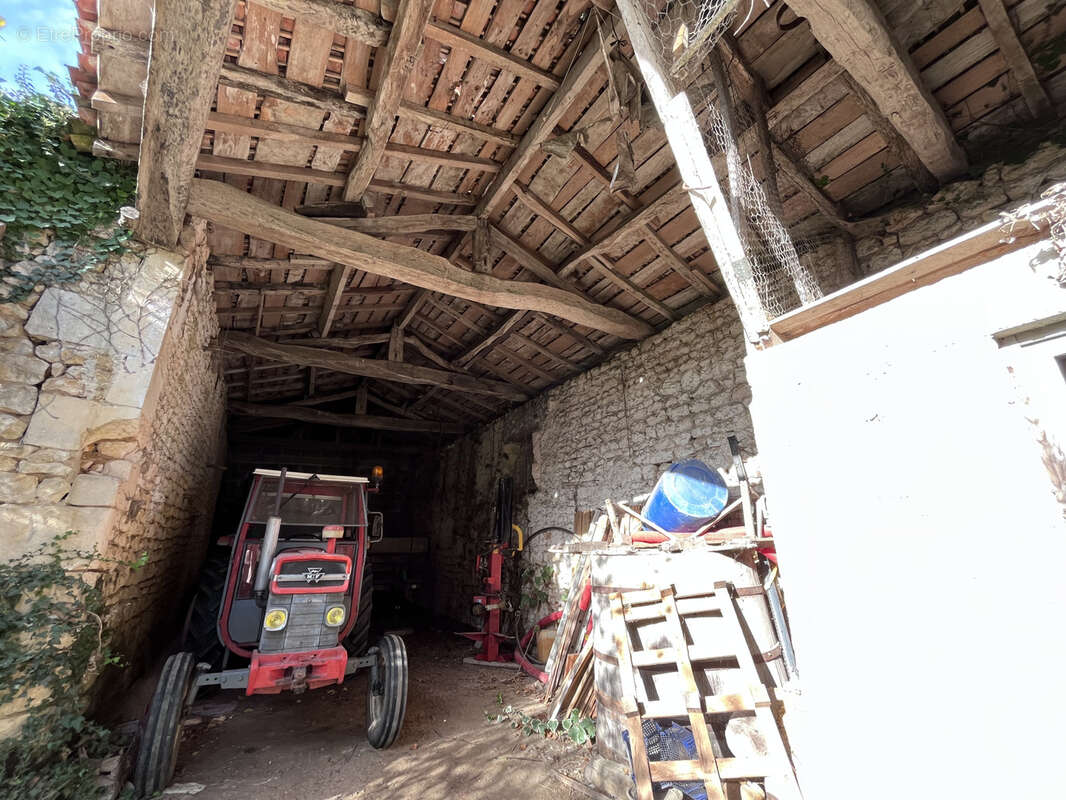 Maison à SAINT-SIGISMOND-DE-CLERMONT