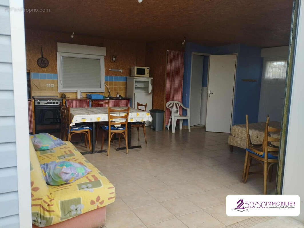Maison à KERLOUAN