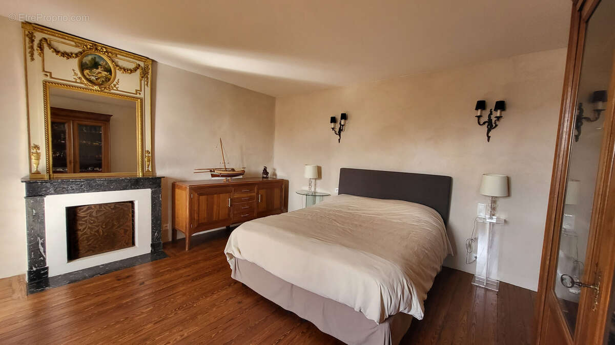 Maison à ISSE
