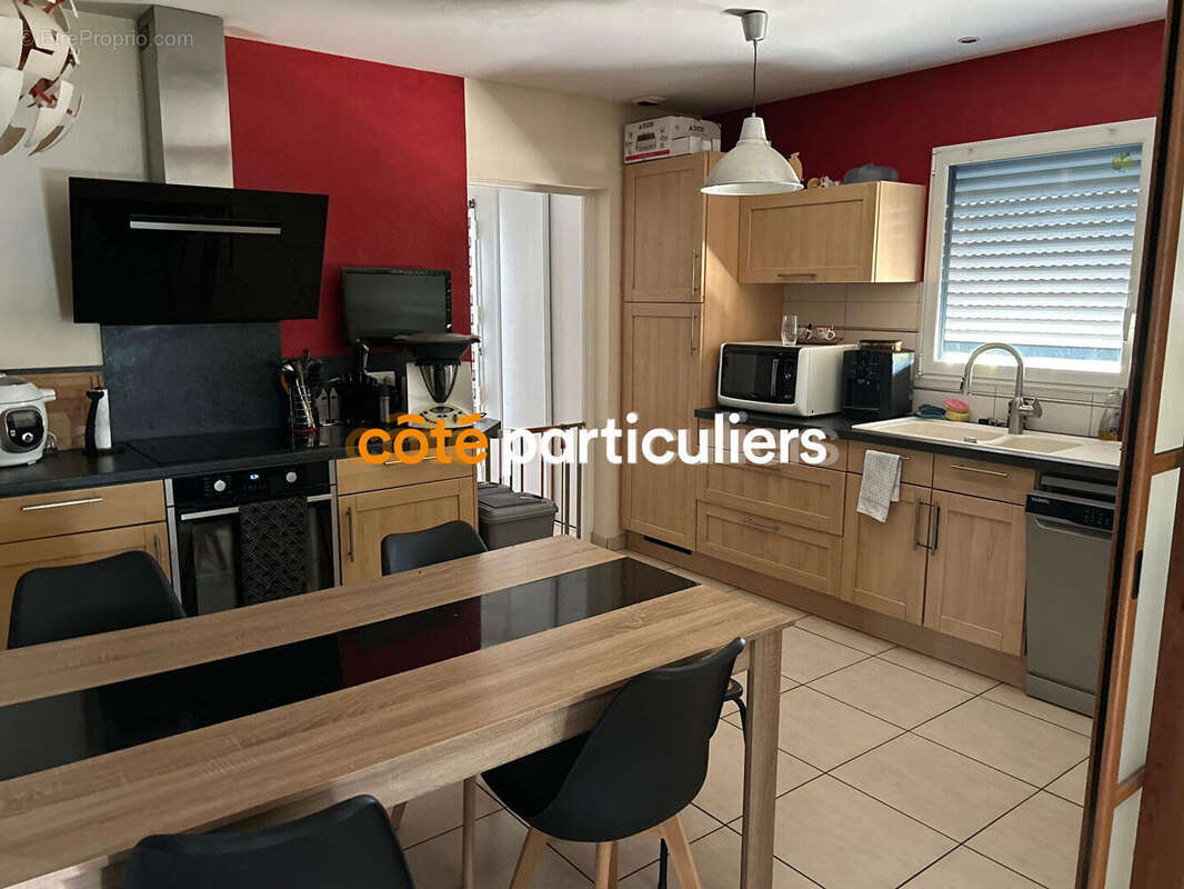 Maison à MONCOUTANT