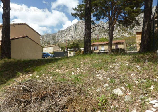 Séranon village  :   terrain a batir viabilise village a pied  expose plein sud - photo 2