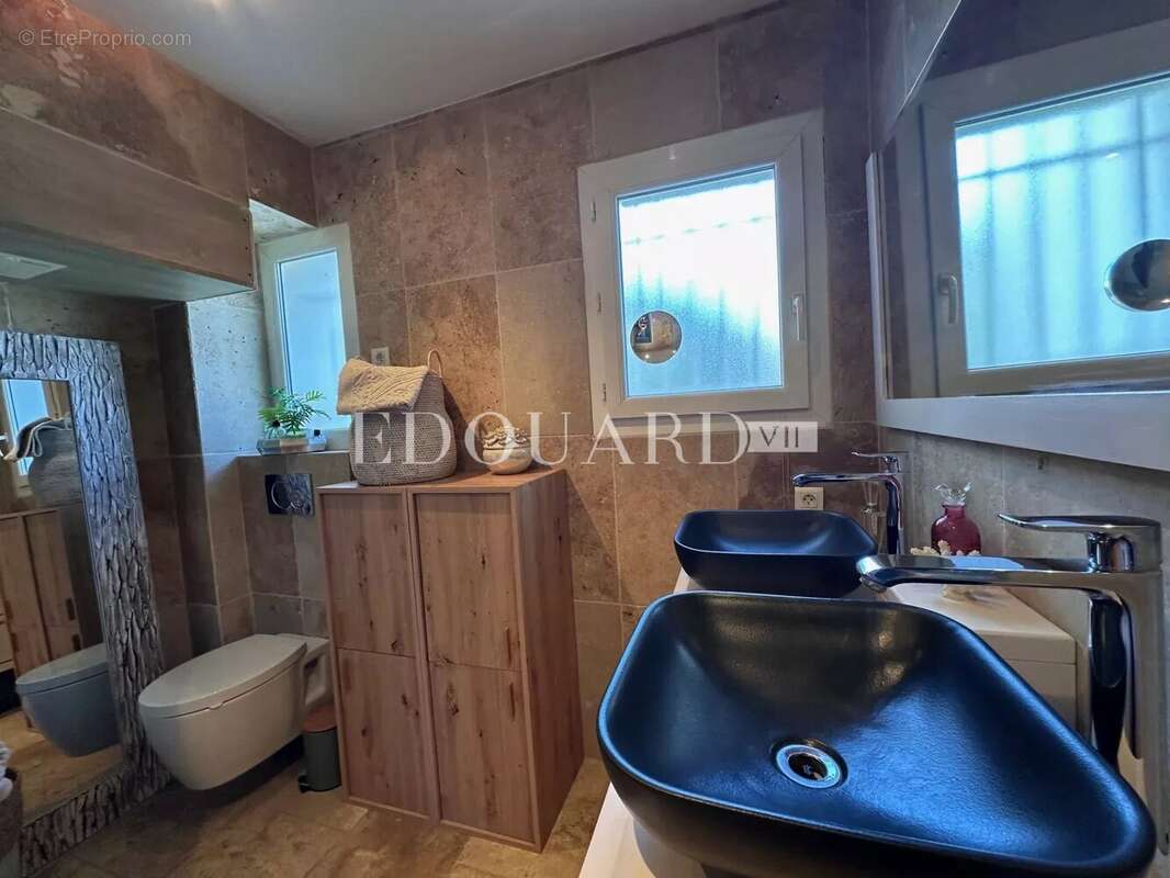 Appartement à ROQUEBRUNE-CAP-MARTIN