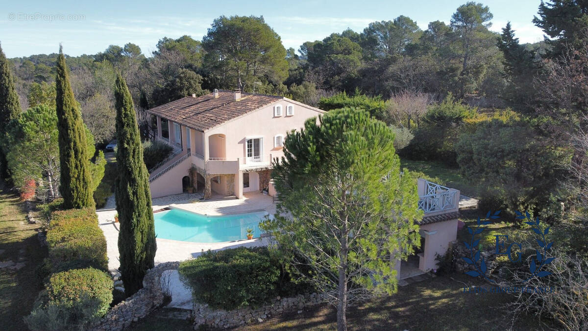 Maison à BESSE-SUR-ISSOLE