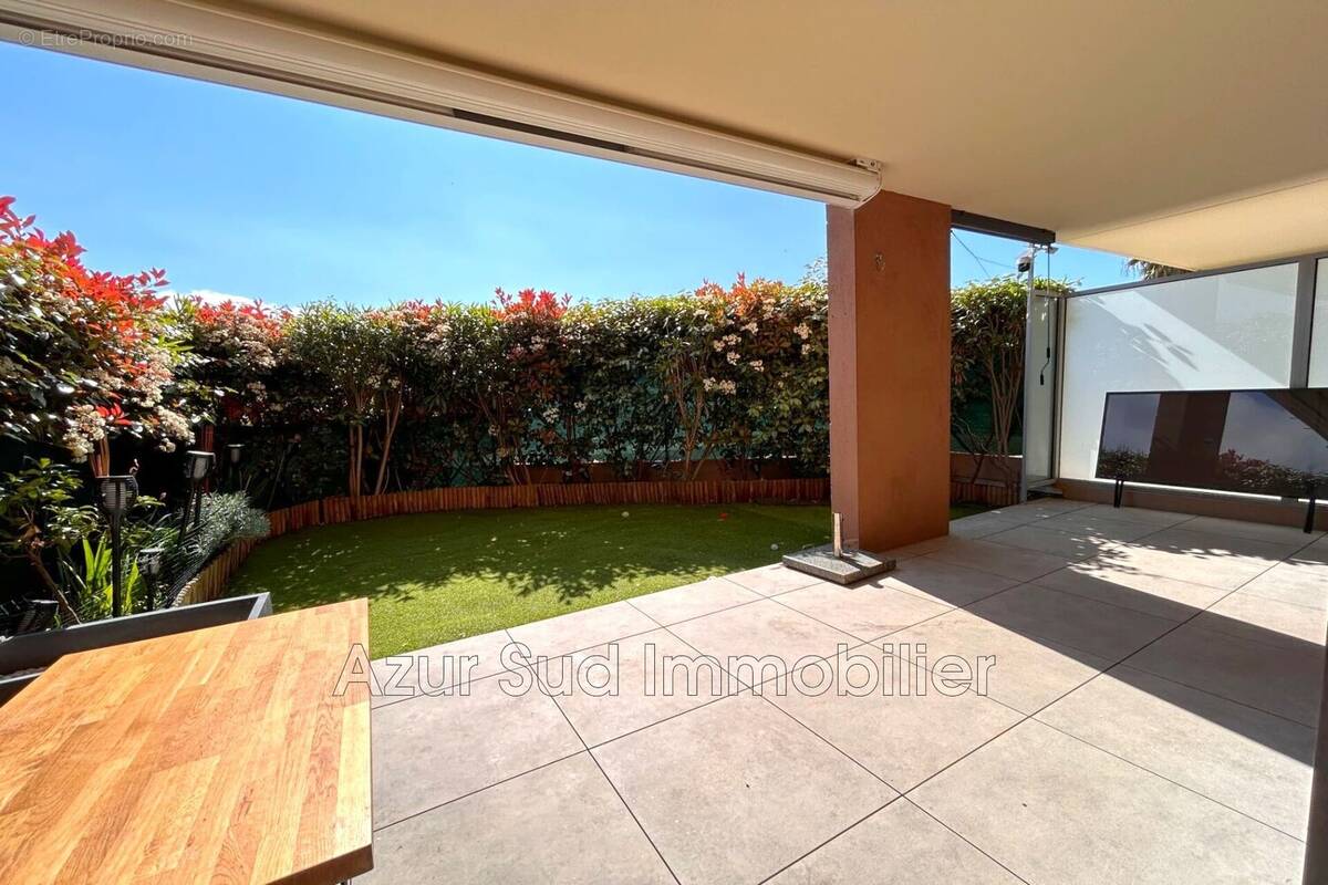 Appartement à VALLAURIS