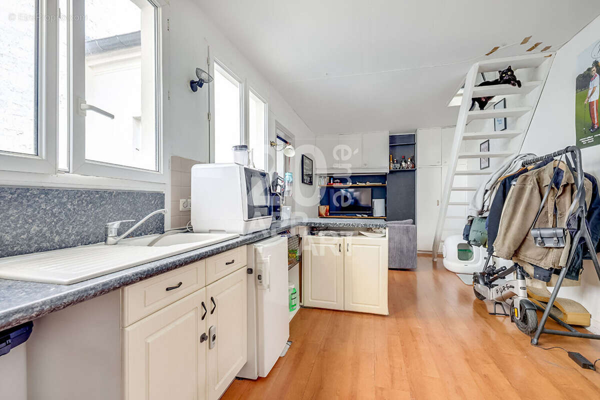 Appartement à PARIS-20E