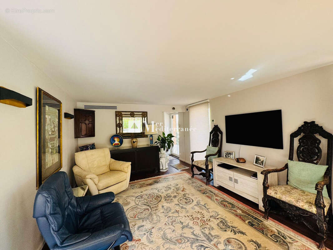 Appartement à COGOLIN