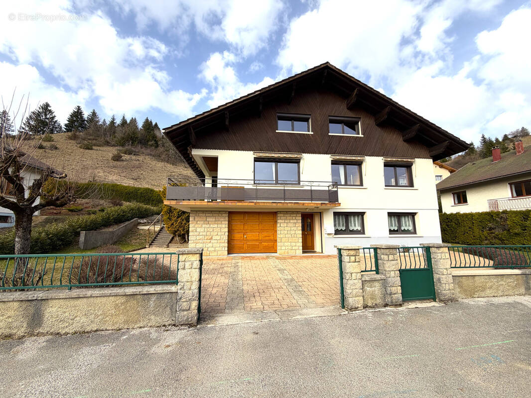 Maison à LA CLUSE-ET-MIJOUX