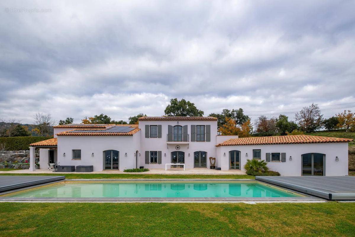 Maison à PLAN-DE-LA-TOUR